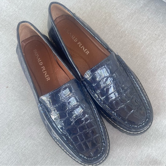 Donald Pliner The Hope Dark Blue Slip on Loafers Size 8 NWOB - Picture 2 of 5
